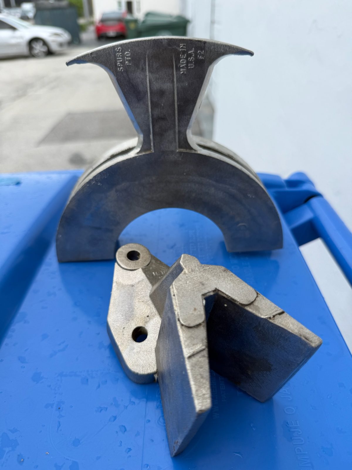 Metal fittings after laser cleaning
